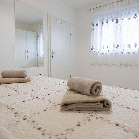 פודגורה Apartman Ruza מראה חיצוני תמונה