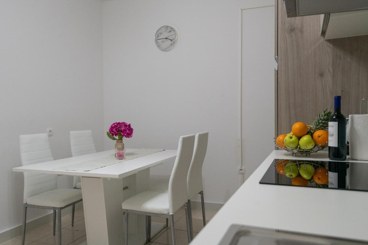 פודגורה Apartman Ruza מראה חיצוני תמונה