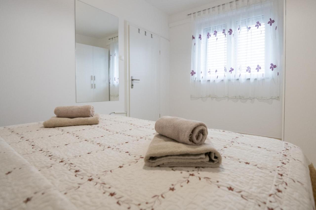 פודגורה Apartman Ruza מראה חיצוני תמונה
